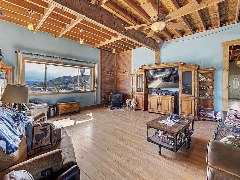 4885 Iron Horse Rd photo 5