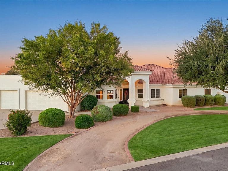 8546 E WATERFORD Circle photo 2