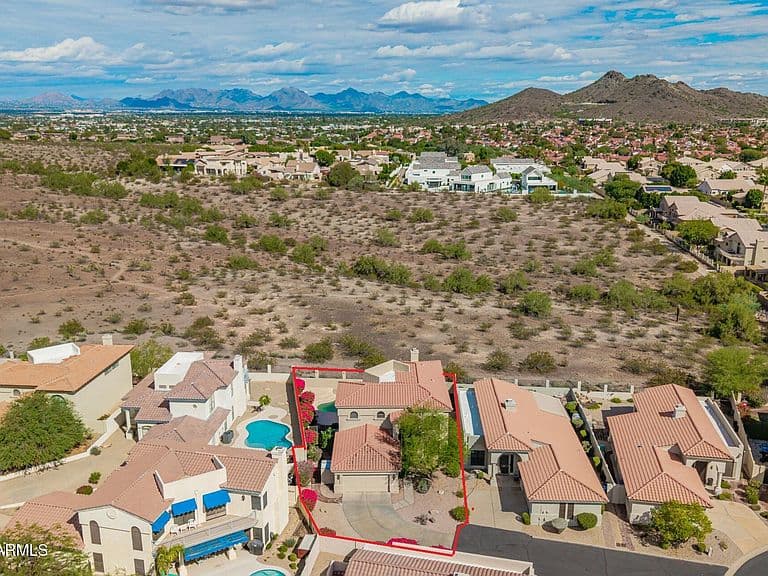1534 E WINGED FOOT Road photo 2