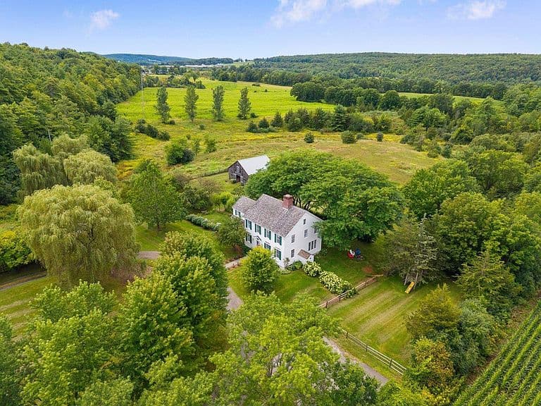 1153 Webster Road photo 1