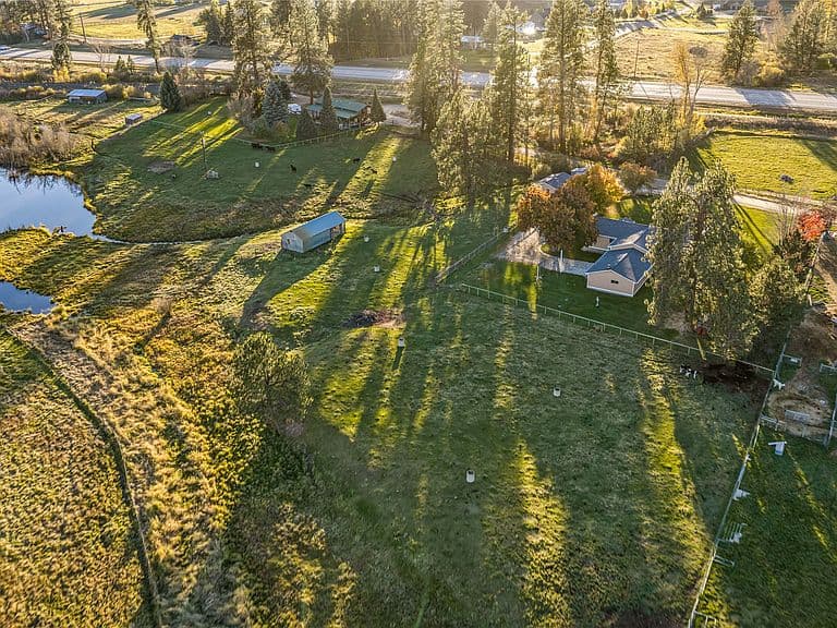 4942 Hoblitt Ln photo 2