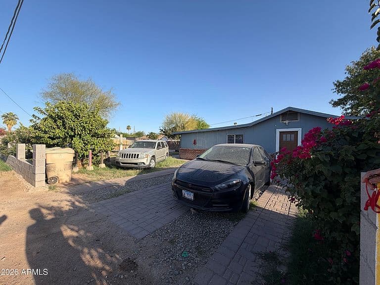 6019 W ORANGEWOOD Avenue photo 1