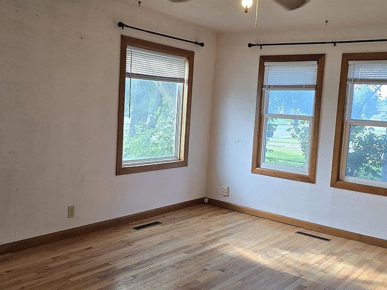 330 Idaho Ave photo 4