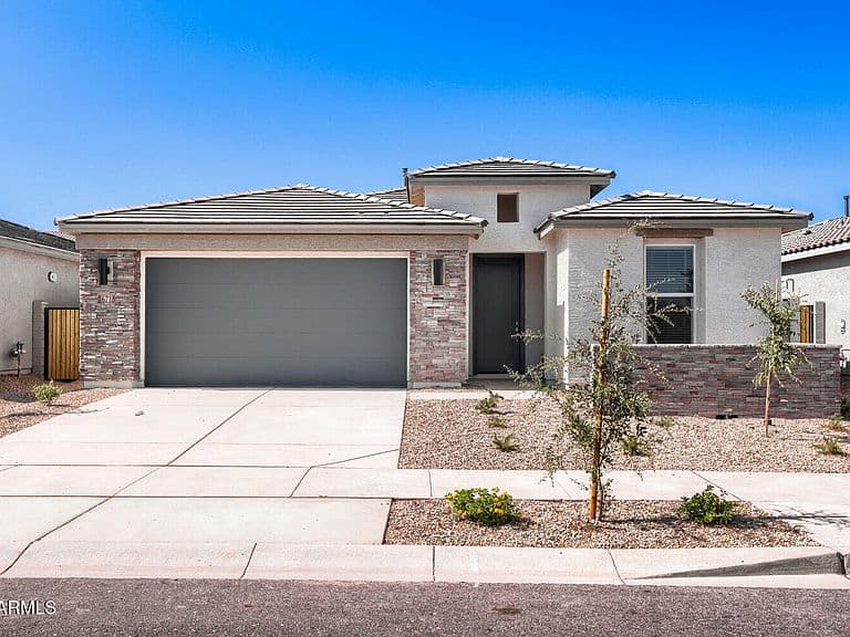 16718 W SPUR Drive photo 1