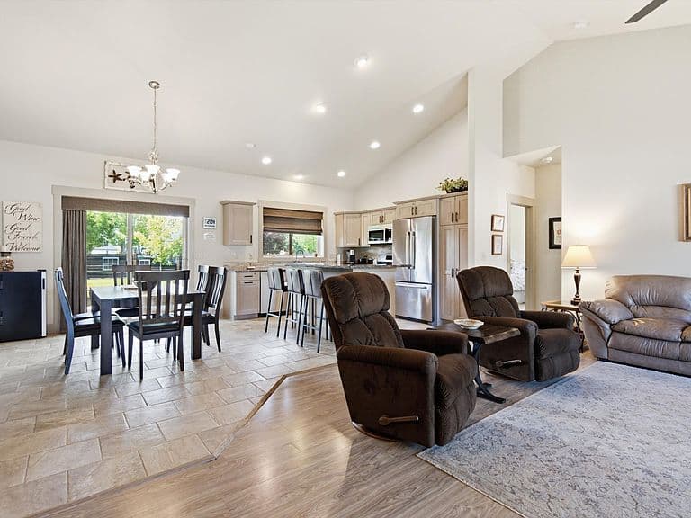 150 Lazy Creek Way photo 3