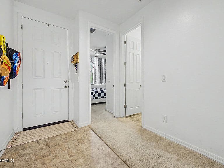 976 W SULLIVAN Avenue photo 4