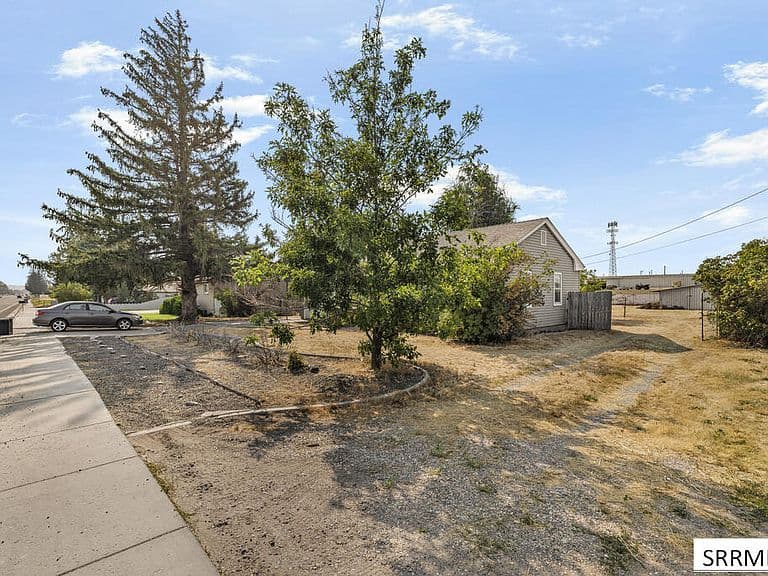 2516 E Lincoln Rd photo 4