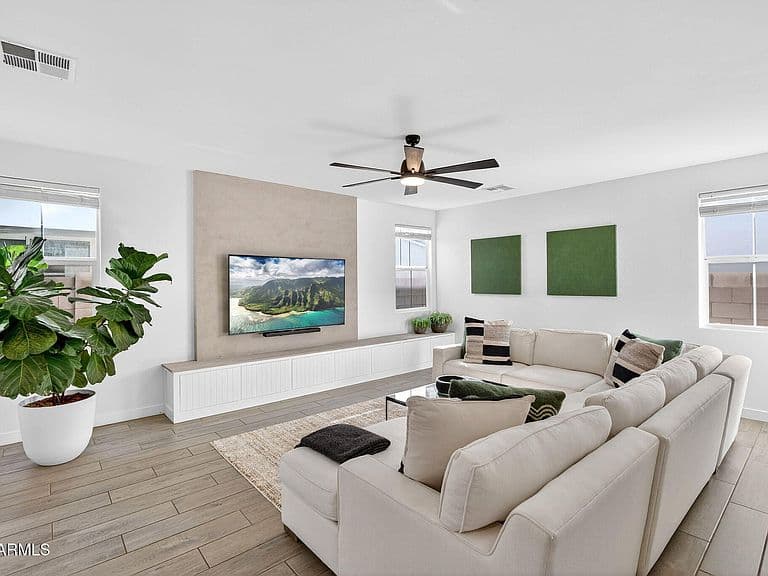 5536 S Keene photo 1