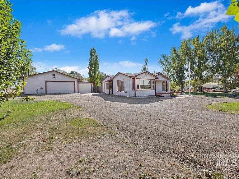850 Highway 78 photo 3