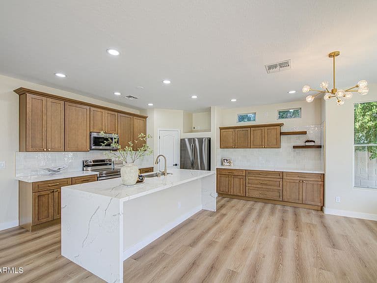 17473 W COCOPAH Street photo 1