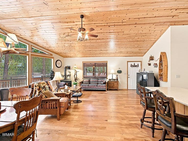 6364 Mark Twain Dr photo 4