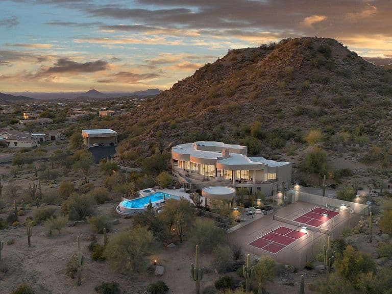 8812 E PALM Lane photo 1