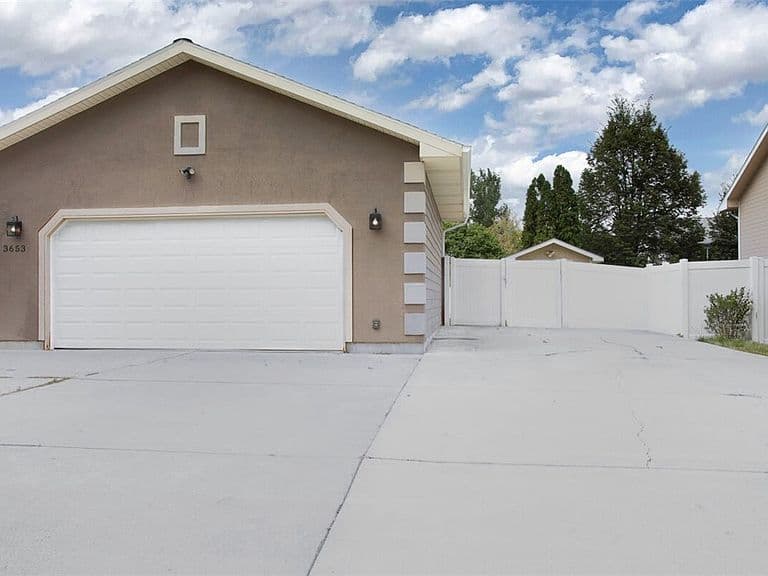 3653 Fort Laramie Dr photo 2