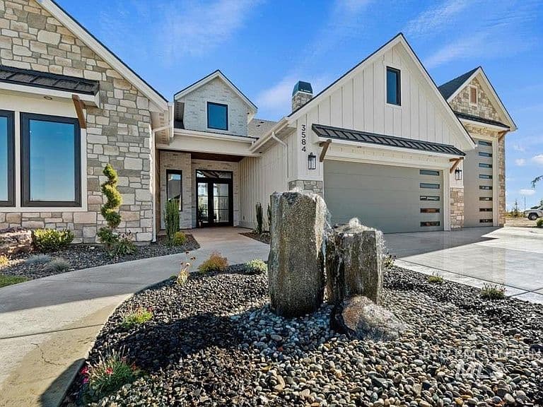 3718 N Harvest Moon Way photo 2