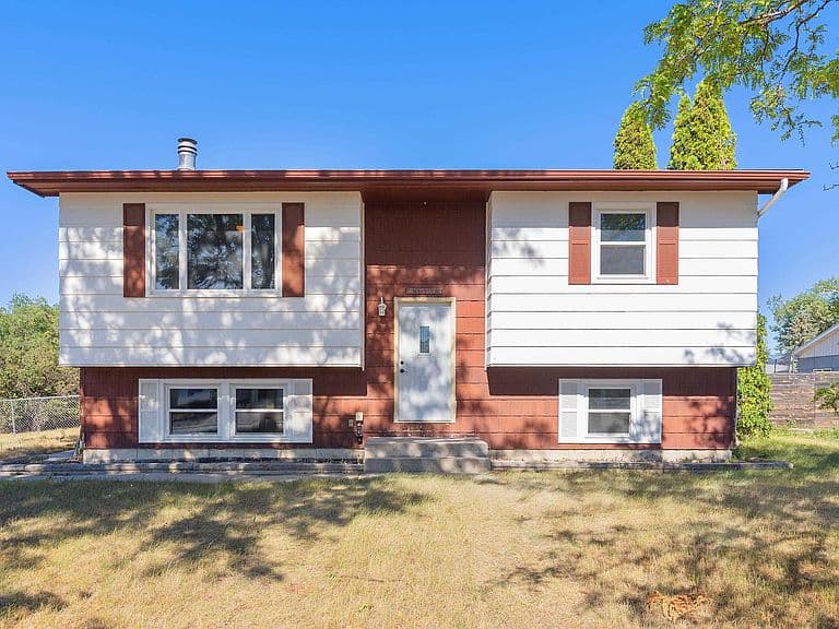 1715 Ennen Dr photo 1