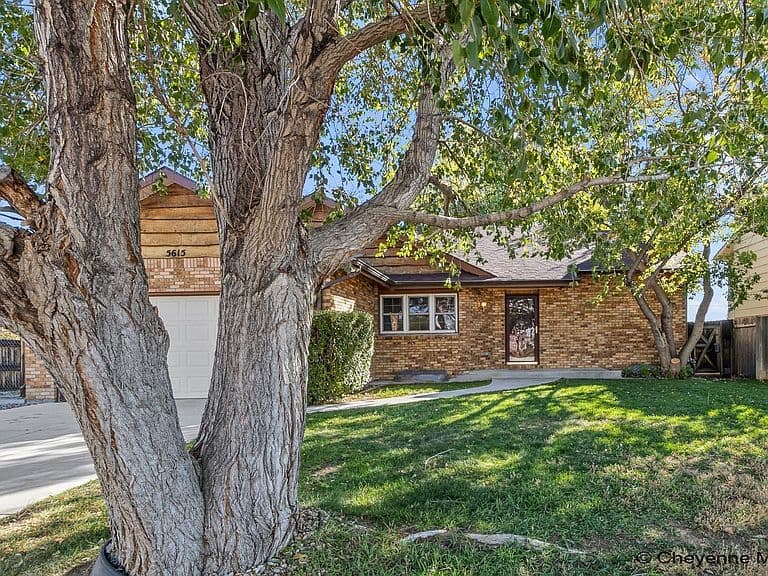 5615 Townsend Pl photo 3