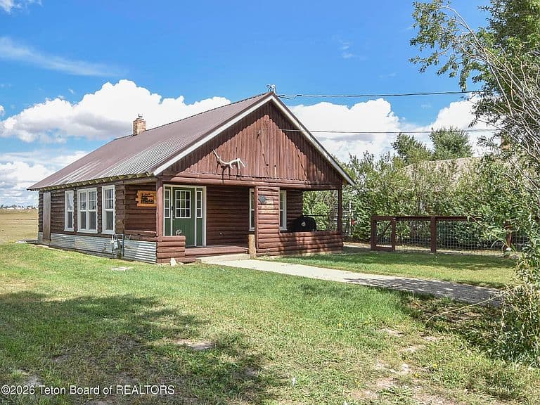 855 Piney Dr photo 1