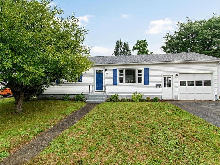 42 Hardy Avenue photo 1