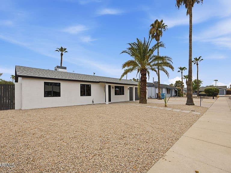 14407 N 37TH Court photo 3