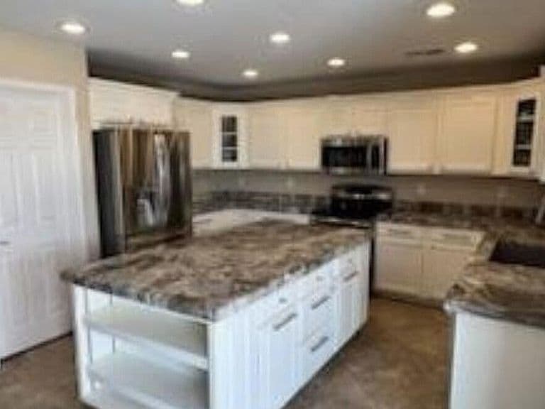 1659 E MAGNUM Road photo 3