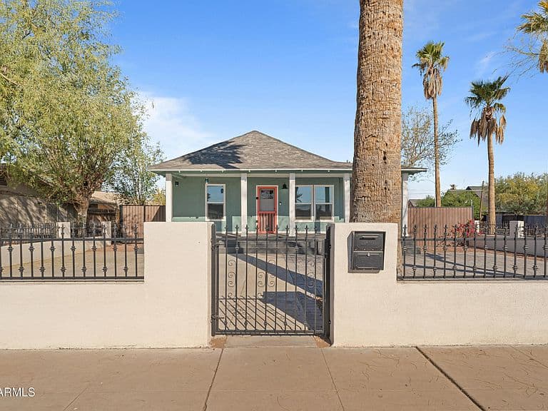 930 E TAYLOR Street photo 3