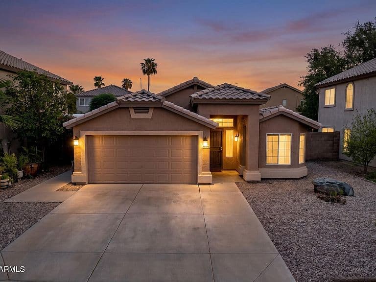 2553 E JASPER Drive photo 2