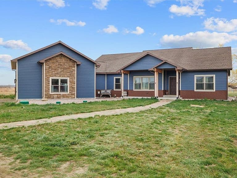 4 Morgan Dr photo 2