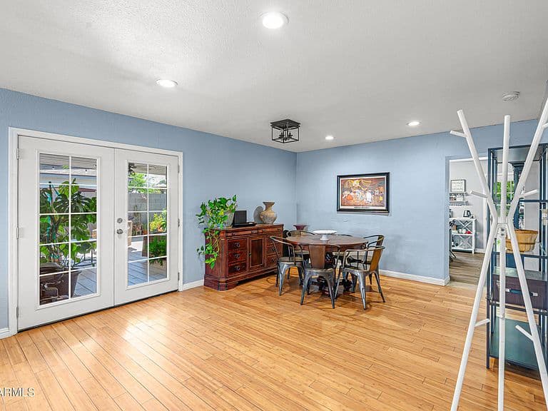 2209 W EDGEWOOD Avenue photo 5