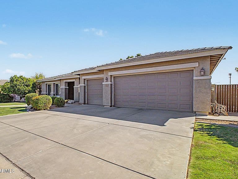 1512 N ROBIN Lane photo 3