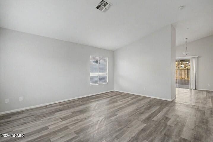 12325 W VALENTINE Avenue photo 4