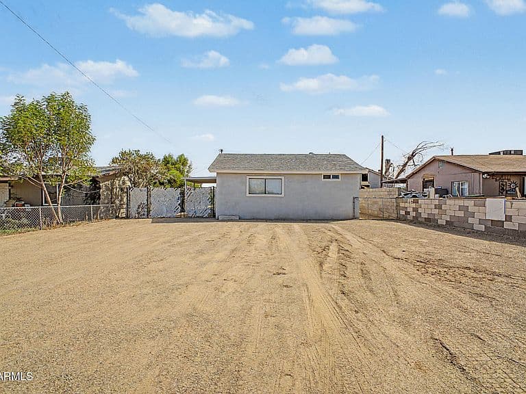 2425 W PAPAGO Street photo 2
