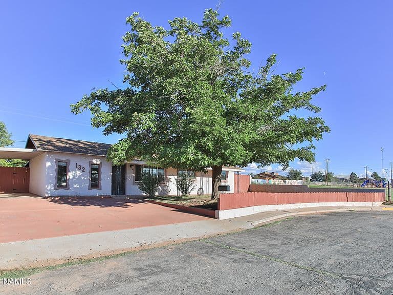 132 Yuma Dr photo 3