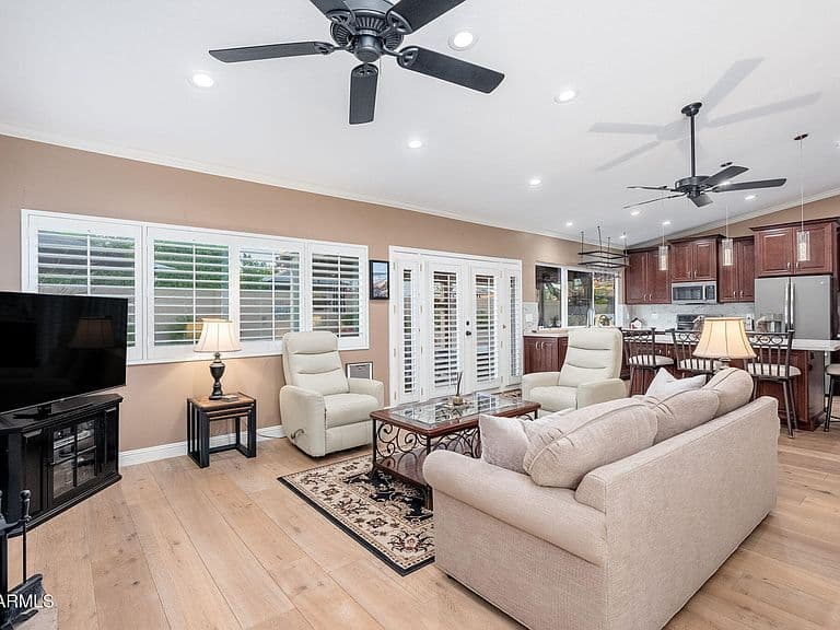 5726 E EVERETT Drive photo 3