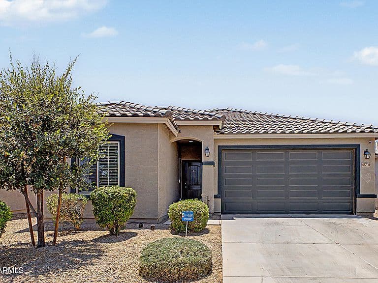 43703 W ACACIA Avenue photo 1