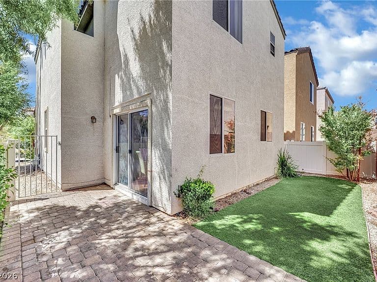 1178 Village Crossing Ln photo 2