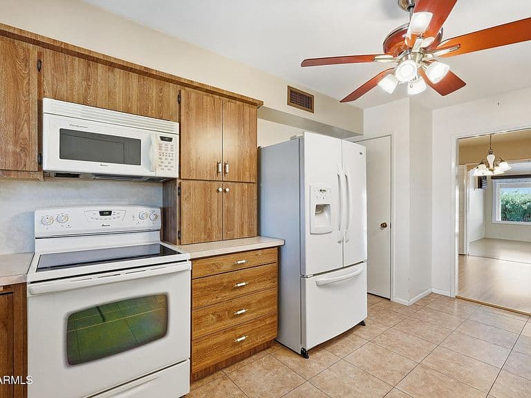 10027 W DEANNE Drive photo 4
