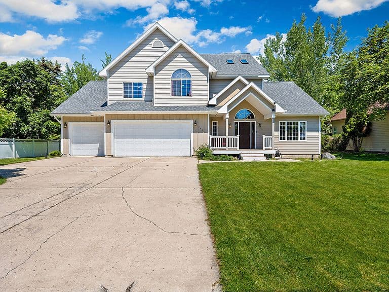 149 River View Dr photo 2
