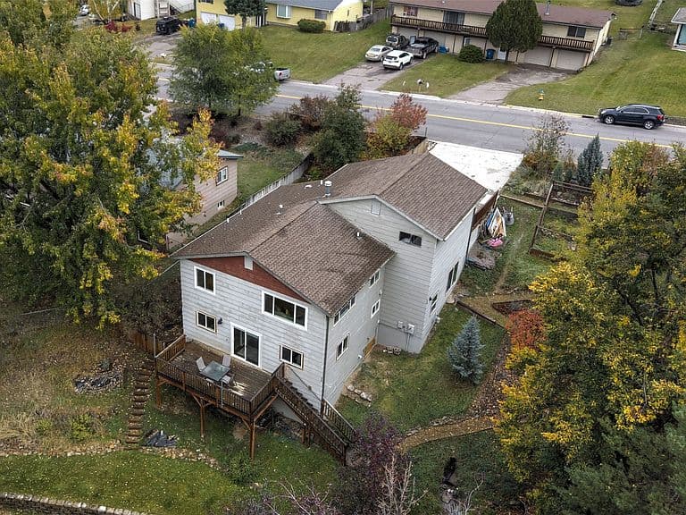 807 Whitaker Dr photo 1