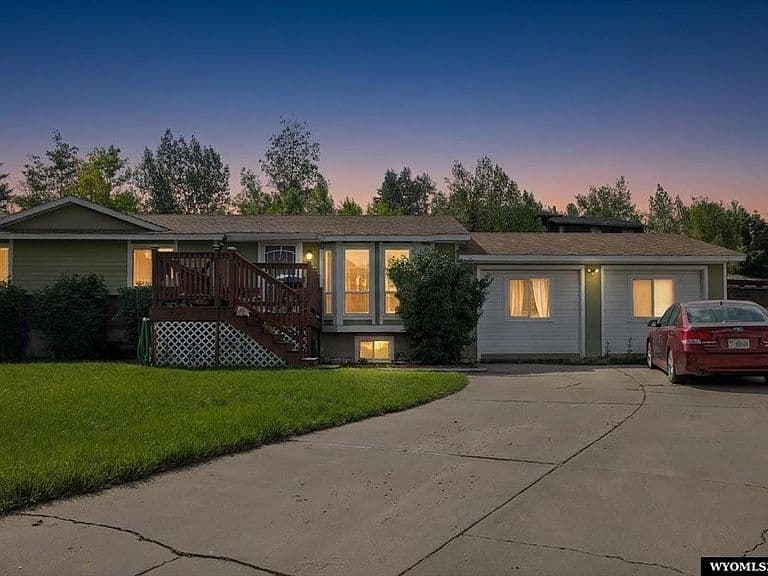 113 Arapahoe Cir photo 3