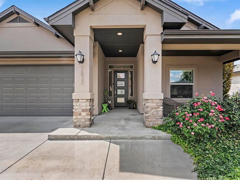 1833 N Monterossa Way photo 2