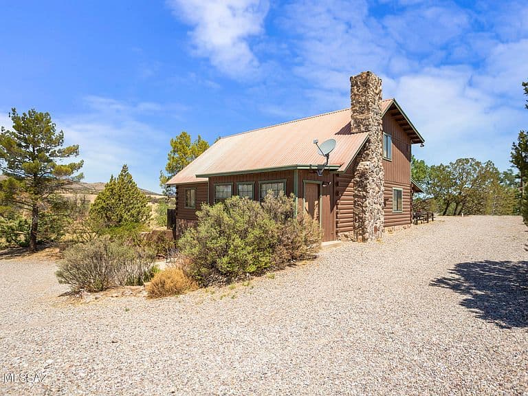 1490 Highway 83 photo 1