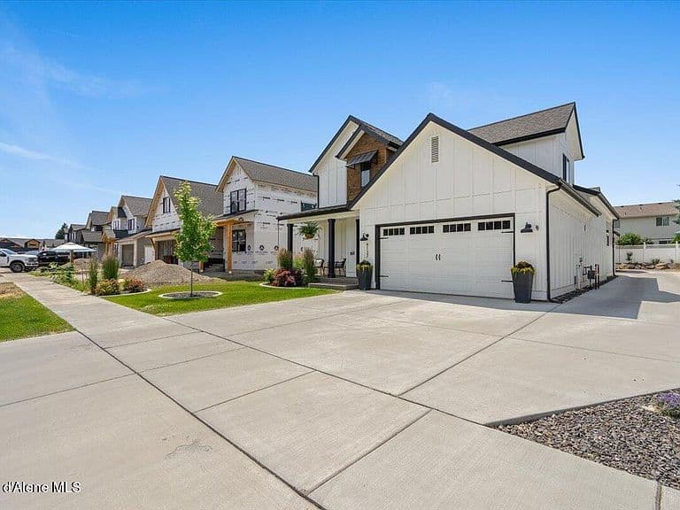 9137 Raintree Ln photo 3