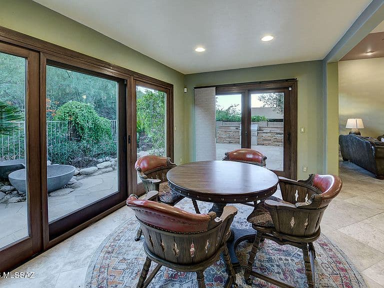 4318 N Sunset Cliff Dr photo 2