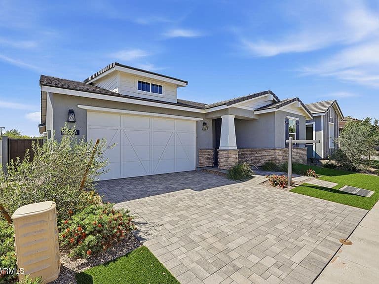 17387 W CARLISLE Drive photo 2