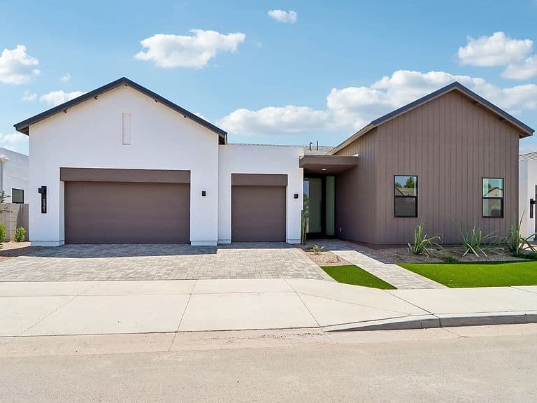 2421 E Aquarius Pl photo 1