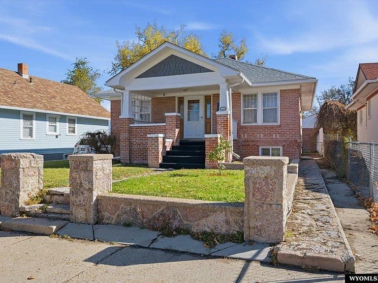 239 S Lowell St photo 1