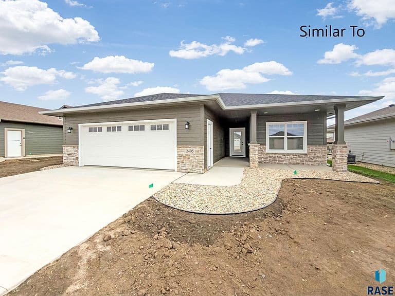 2425 E Gunnar St photo 1