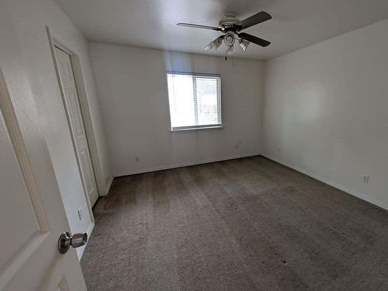 2059 Sagebrush Trl photo 4