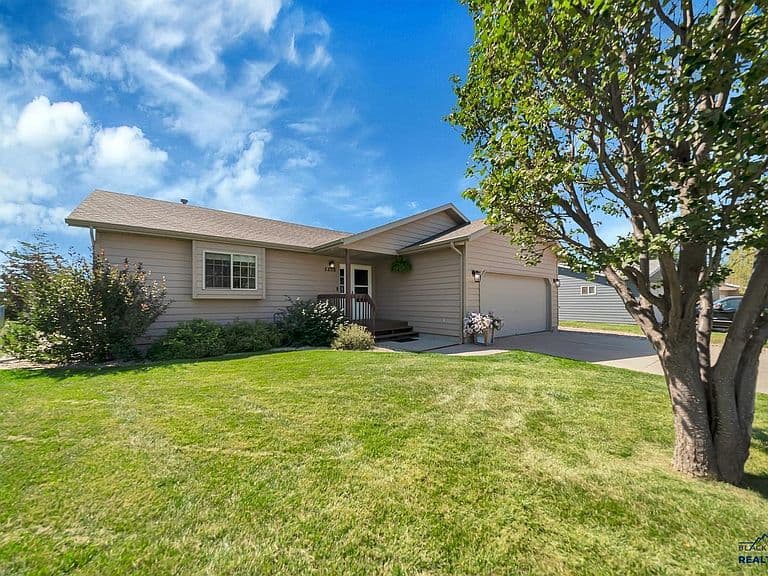 5256 Basswood St photo 3