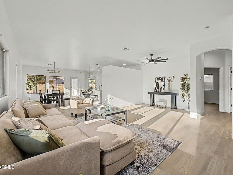45070 W WINDROSE Drive photo 3
